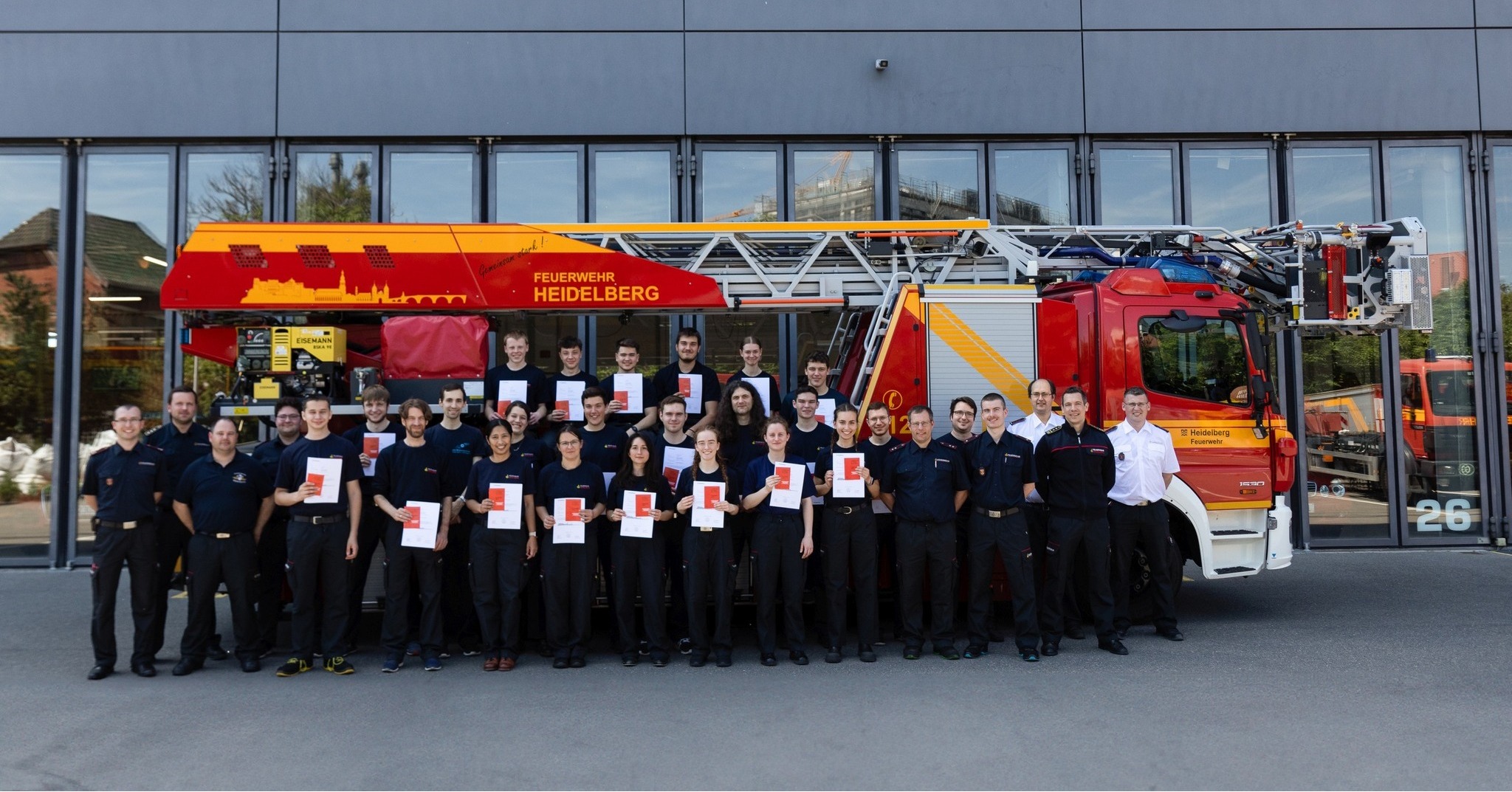 **Herzlichen Glückwunsch an unsere neuen Feuerwehrangehörigen! 🎉👨🚒👩🚒**